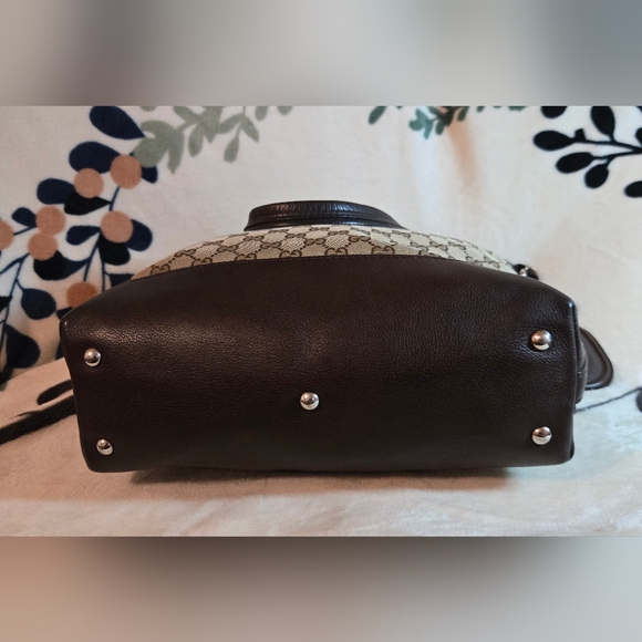 💯 Authentic Gucci GG Canvas Techno Tote (Beige and Brown) - Picture 10 of 16